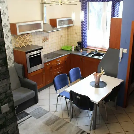 Apartament I -apartamenty W Gorach I Nad Morzem *